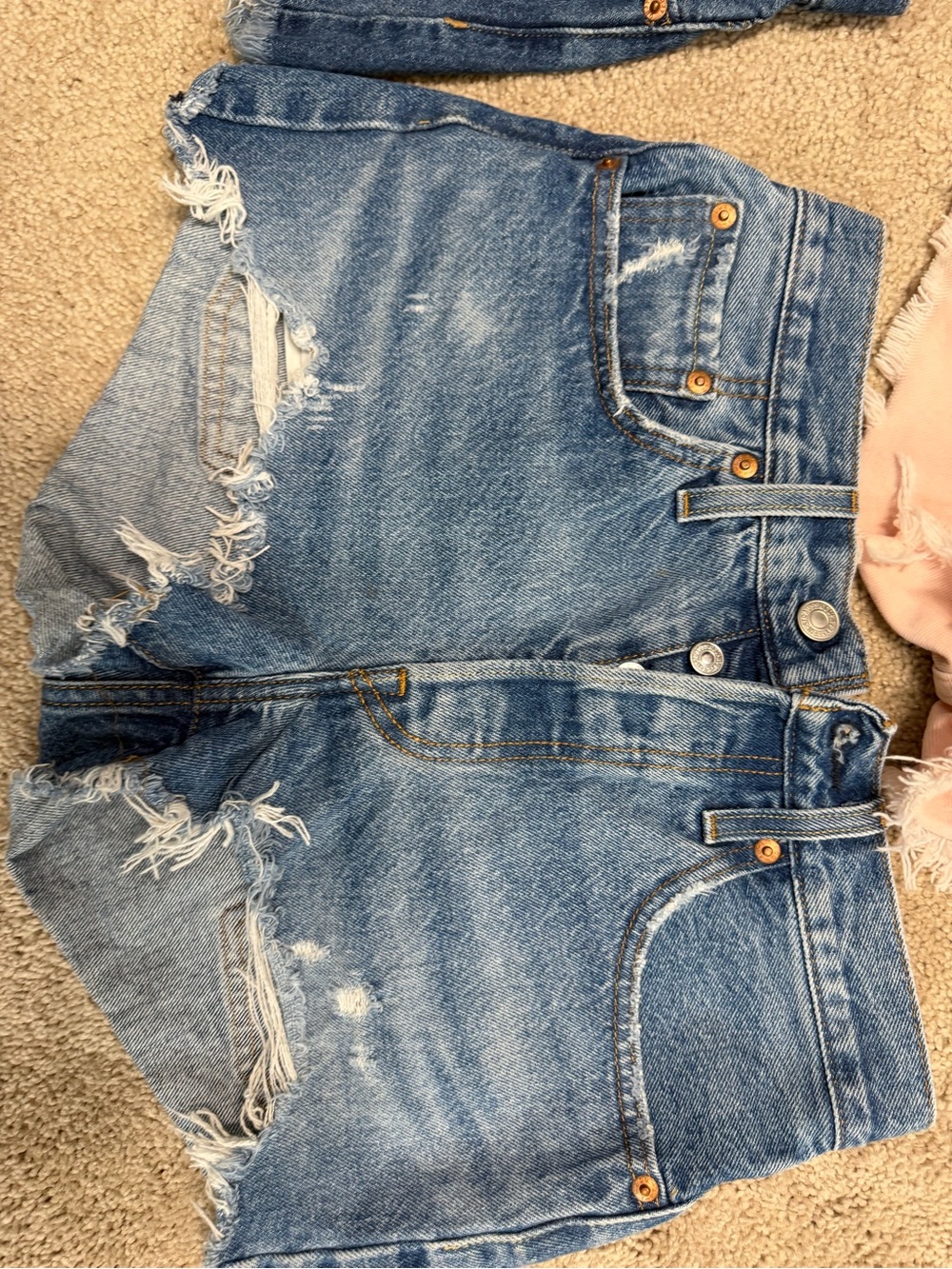 Levi's, AE, and Aero Women's Denim and Pink Jean Shorts 5 Pair Lot - Picture 5 of 8